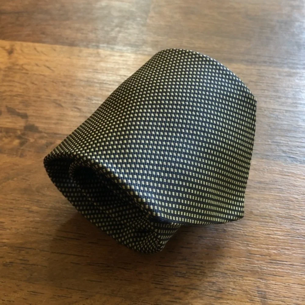 Brooks Brothers stunning silk